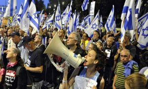 اسرائیل میں ہزاروں افراد سڑکوں پر نکل آئے، جنگ بندی کا مطالبہ