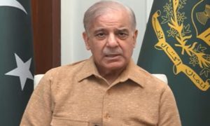 وزیر اعظم نے پیٹرول کی قیمت میں 80 روپے کمی کا اعلان کر دیا