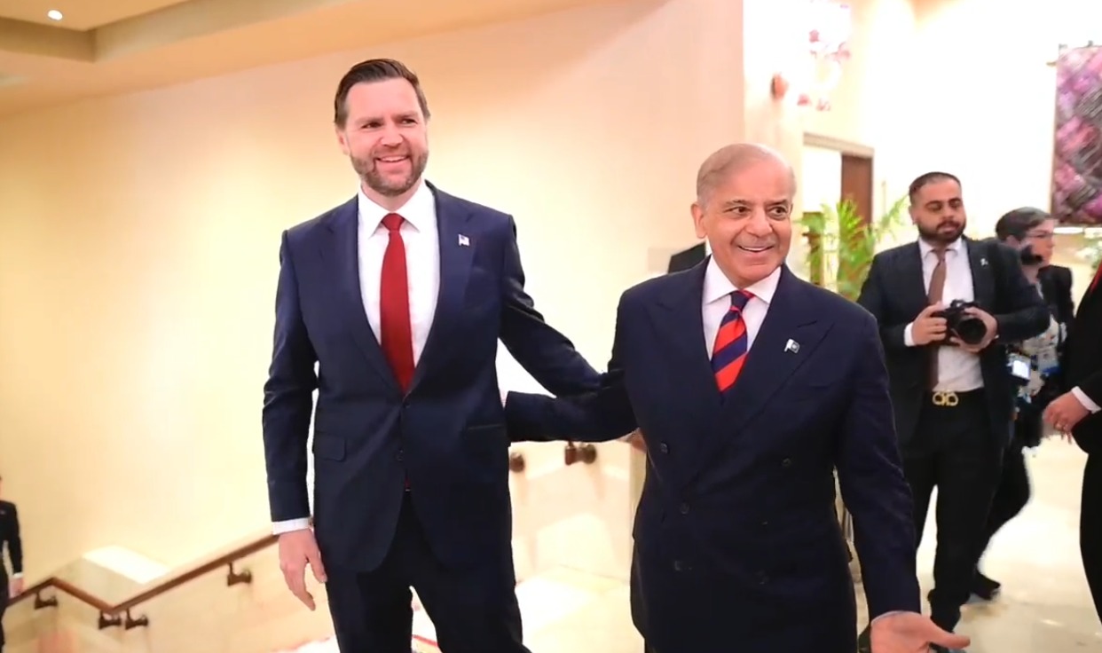 ایران امریکا مذاکرات کو وزیر اعظم اور فیلڈ مارشل نے ممکن بنایا، جے ڈی وینس