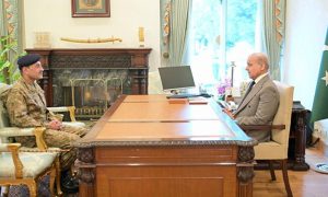 فیلڈ مارشل کی وزیراعظم سے اہم ملاقات، خطے میں پائیدار امن کیلئے ثالثی کردار جاری رکھنے کے عزم کا اعادہ