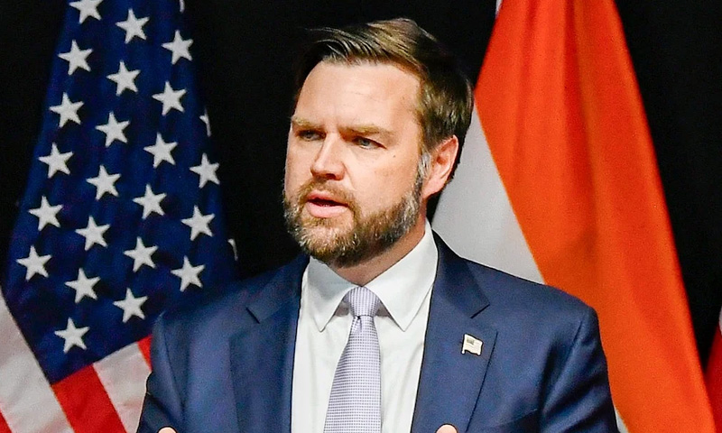 وائٹ ہاؤس فائرنگ ، سب سے پہلے جے ڈی وینس کو ریسکیو کیا گیا