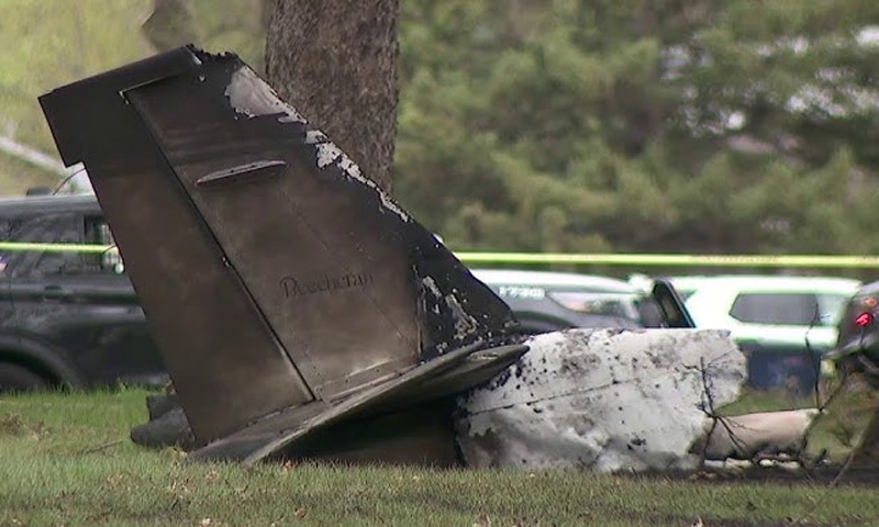 امریکا میں چھوٹا طیارہ گر کر تباہ ، پائلٹ سمیت 2 ہلاک
