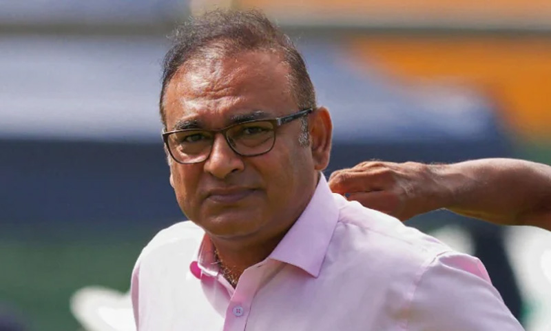 کراچی میں پان کی پچکاری کا بیان ، عامر سہیل نے معافی مانگ لی