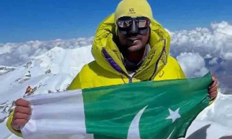ساجد علی سدپارہ نے دنیا کی پانچویں بلند چوٹی ماؤنٹ مکالو سر کرلی - ہم نیوز