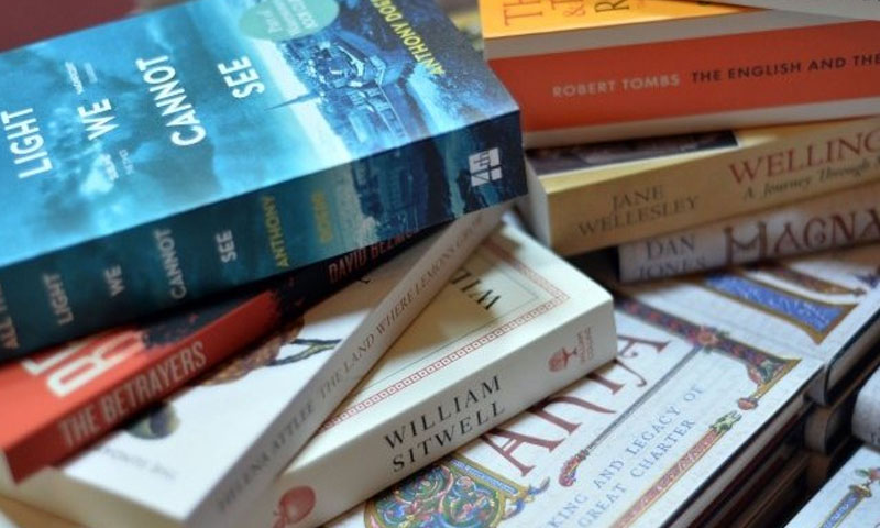کتابوں پر پلاسٹک کور چڑھانے پر پابندی، خلاف ورزی پر جرمانے مقرر