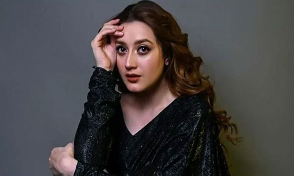 مومنہ اقبال کو ہراساں اور اغوا کی دھمکیاں دینے والا بااثر شخص ن لیگی ایم پی اے نکلا