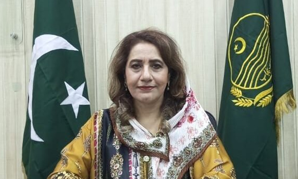 لیگی ایم پی اے عظمیٰ کاردار جم کرتے سر پر راڈ لگنے سے زخمی