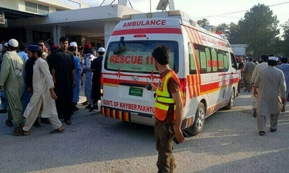 سوات ایکسپریس وے پر خوفناک حادثہ، ہائی ایس وین بس سے ٹکرا گئی، 11 مسافر جاں بحق، 7 زخمی