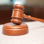 آئینی عدالت نے پیٹرولیم کمپنی کو اربوں روپے سبسڈی ادائیگی کا حکم معطل کردیا