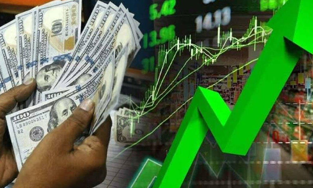 اسٹاک مارکیٹ میں تیزی، ڈالر بھی سستا ہو گیا