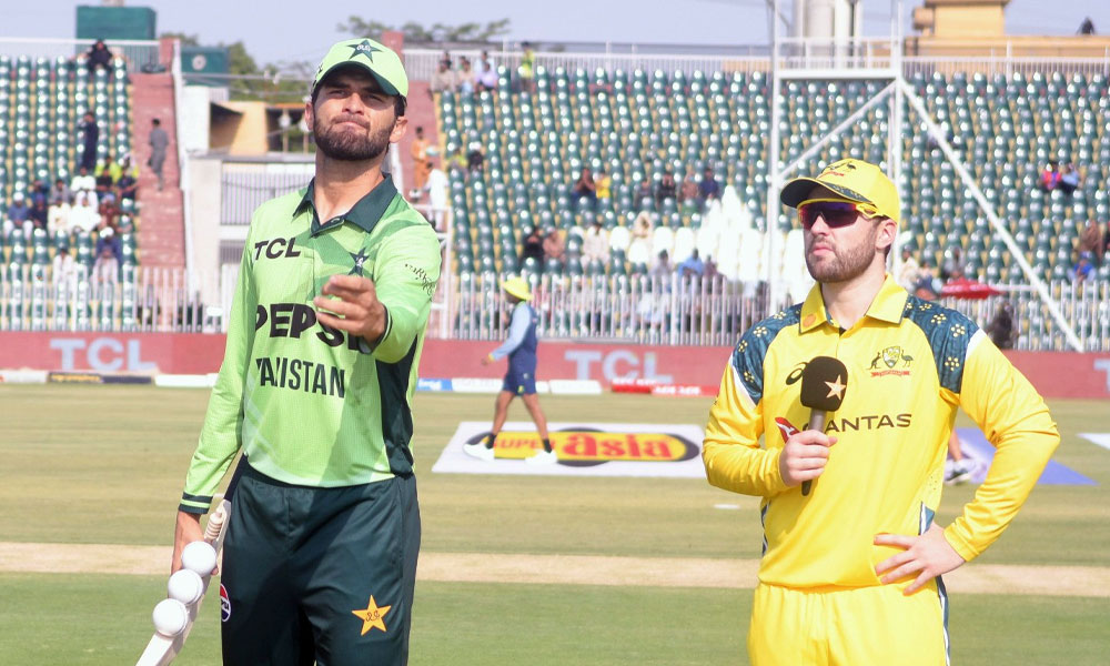 آسٹریلیا کے خلاف پہلا ون ڈے؛ پاکستان کا ٹاس جیت کر فیلڈنگ کا فیصلہ