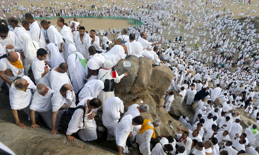 لبیک اللھم لبیک ، لاکھوں فرزندان اسلام آج فریضہ حج ادا کریں گے