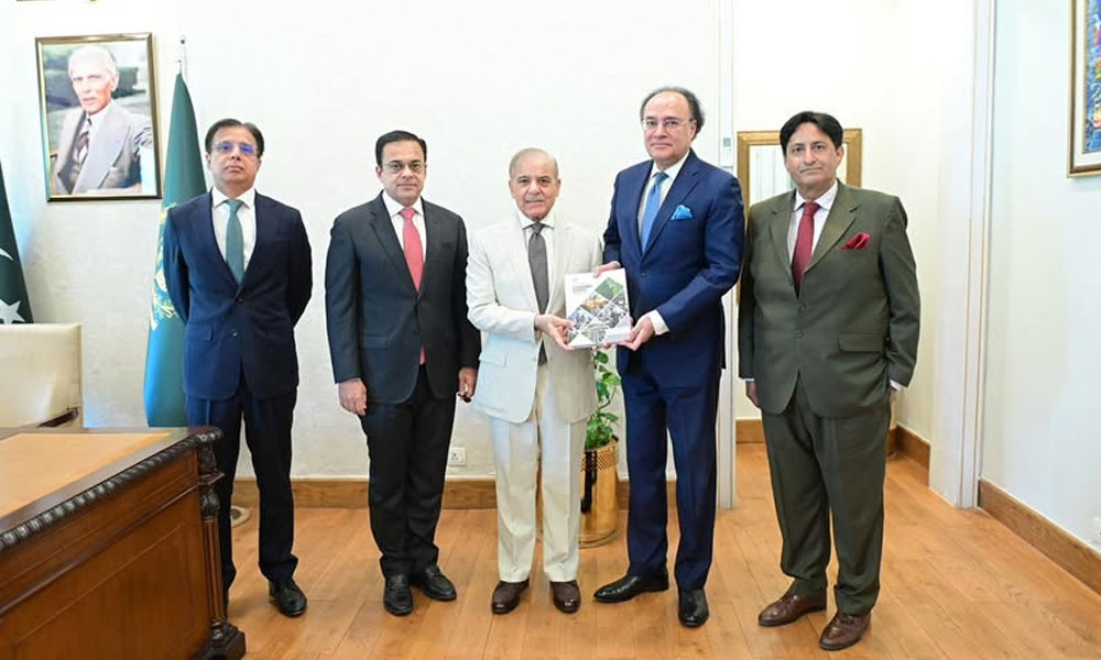 اکنامک سروے آف پاکستان 26-2025 وزیرِ اعظم کو پیش؛  اہم نکات بھی سامنے آ گئے
