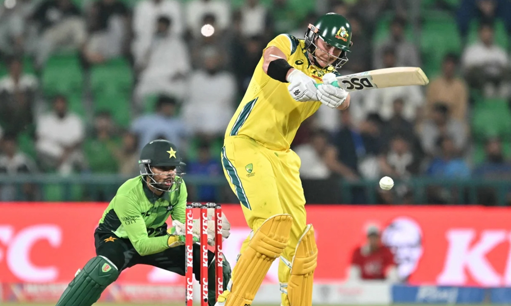 دوسرا ون ڈے:232 رنز ہدف کے تعاقب میں پاکستان کی بیٹنگ جاری Matt Renshaw
