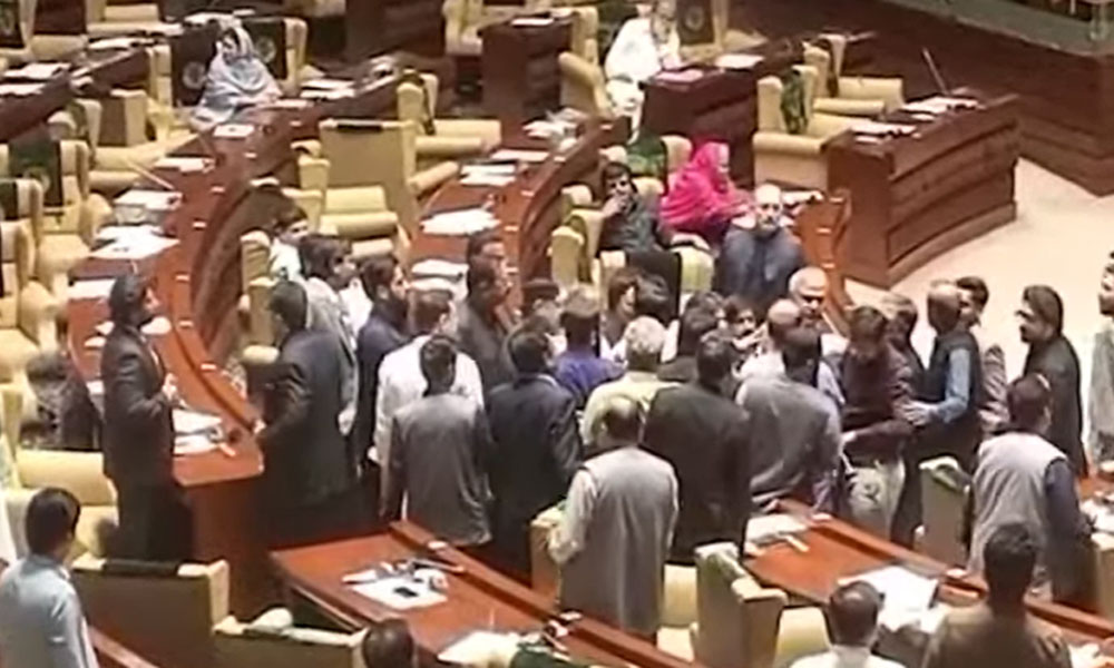 سندھ اسمبلی اجلاس، بجٹ بحث کے دوران ہنگامہ آرائی، بیان پر تحقیقات کا حکم