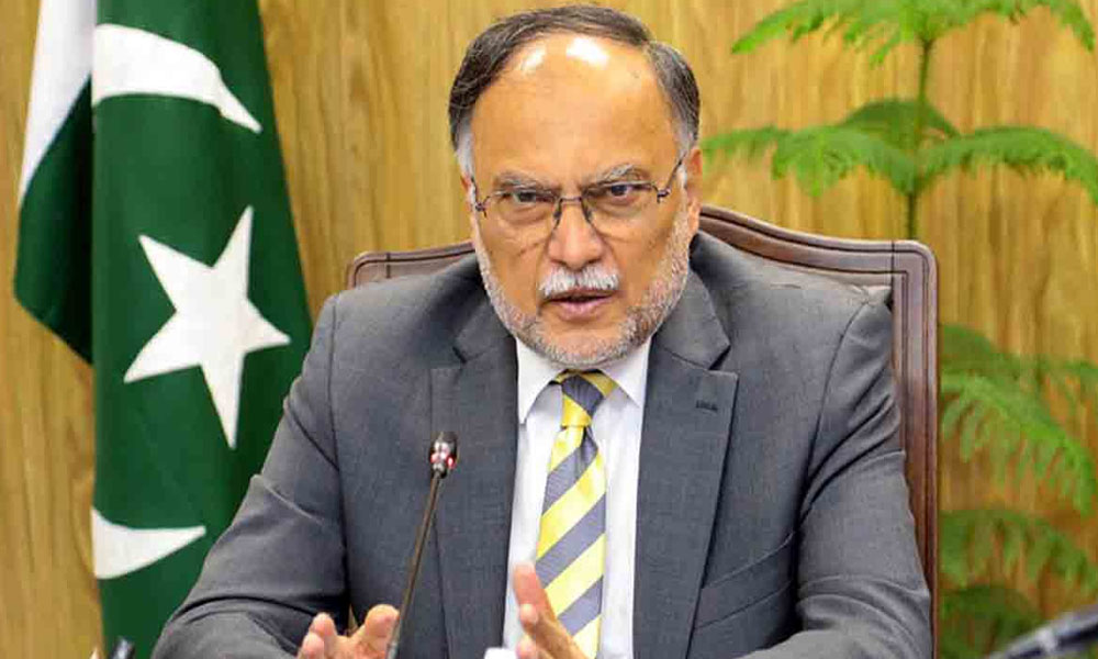 ترقیاتی بجٹ 8 سال سے جمود کاشکارہے، صوبوں کے پاس وسائل زیادہ اور وفاق کے پاس کم ہیں، احسن اقبال