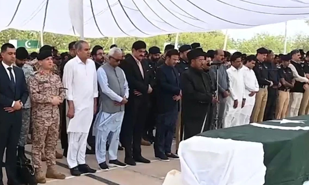 کراچی میں دہشتگرد حملے میں شہید پاکستان رینجرز کے جوانوں کی نماز جنازہ ادا