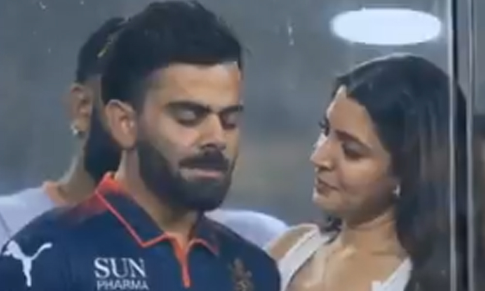 کوہلی انوشکا کے سامنے پھوٹ پھوٹ کر رو پڑے؛ویڈیو وائرل kohli