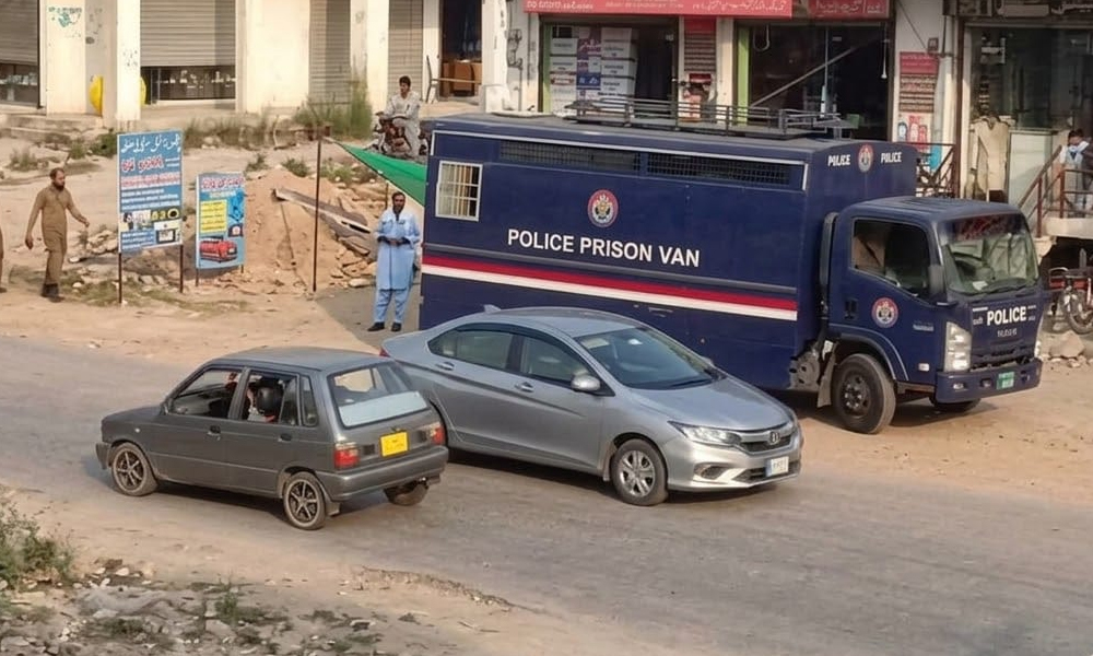 prisoner van