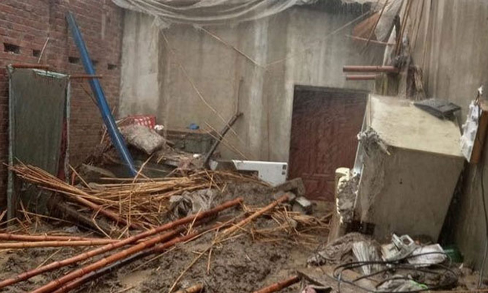 نواب شاہ میں طوفانی بارش ، درجنوں مکانات منہدم ، 10 افراد جاں بحق ، 50 زخمی
