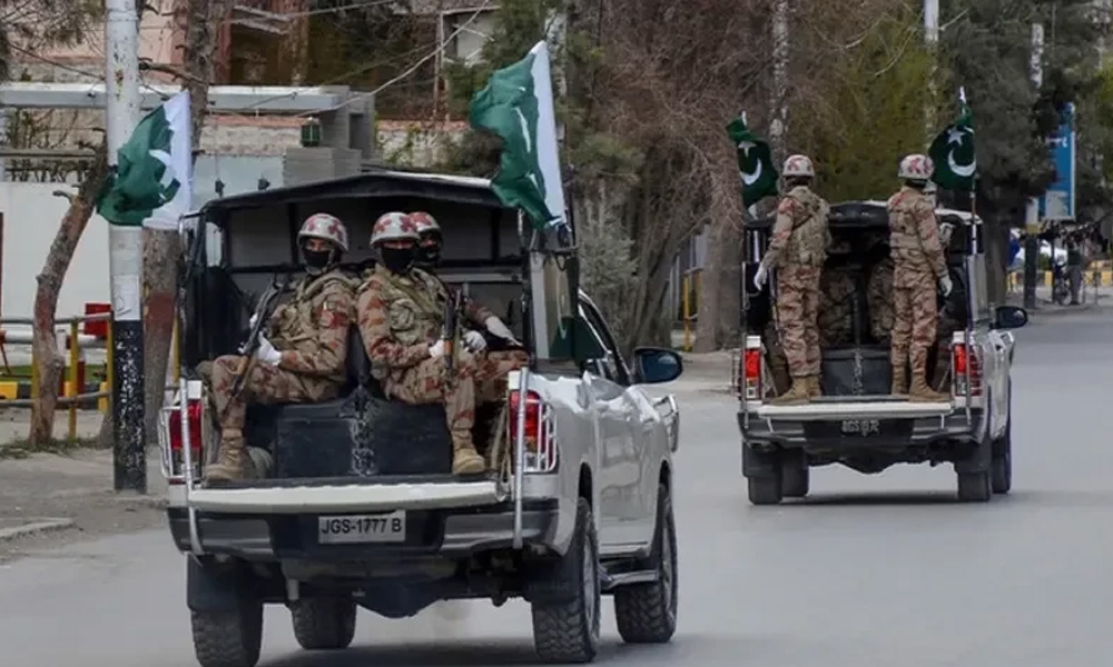 خاران اور مستونگ میں سکیورٹی فورسز کی کارروائیاں ، خودکش بمبار سمیت 8 دہشتگرد ہلاک