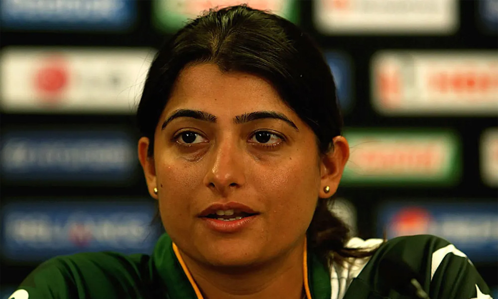 مردکرکٹرکے بارے میں کبھی کچھ کہا؛ ثناء میر خواتین ٹیم پر تنقید کرنے والوں پر برس پڑیں