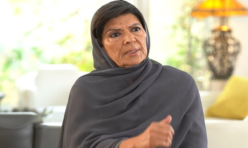 عمران خان کی 6 ماہ سے اہل خانہ سے ملاقات نہیں کرائی گئی ، 22 گھنٹے قید تنہائی میں رکھا جاتا ہے، علیمہ خان