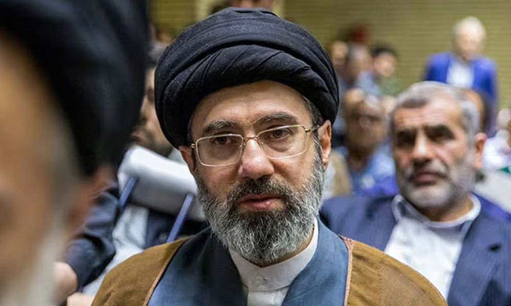دشمن میدان جنگ میں شکست کے بعد ایران میں اختلافات پیدا کرنے کی کوشش کر رہا ہے ، مجتبیٰ خامنہ ای