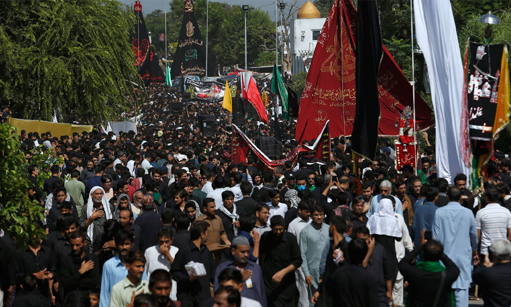 یوم عاشور آج عقیدت اور احترام سے منایا جا رہا ہے ، ملک بھر میں شبیہ علم اور ذوالجناح کے جلوس برآمد