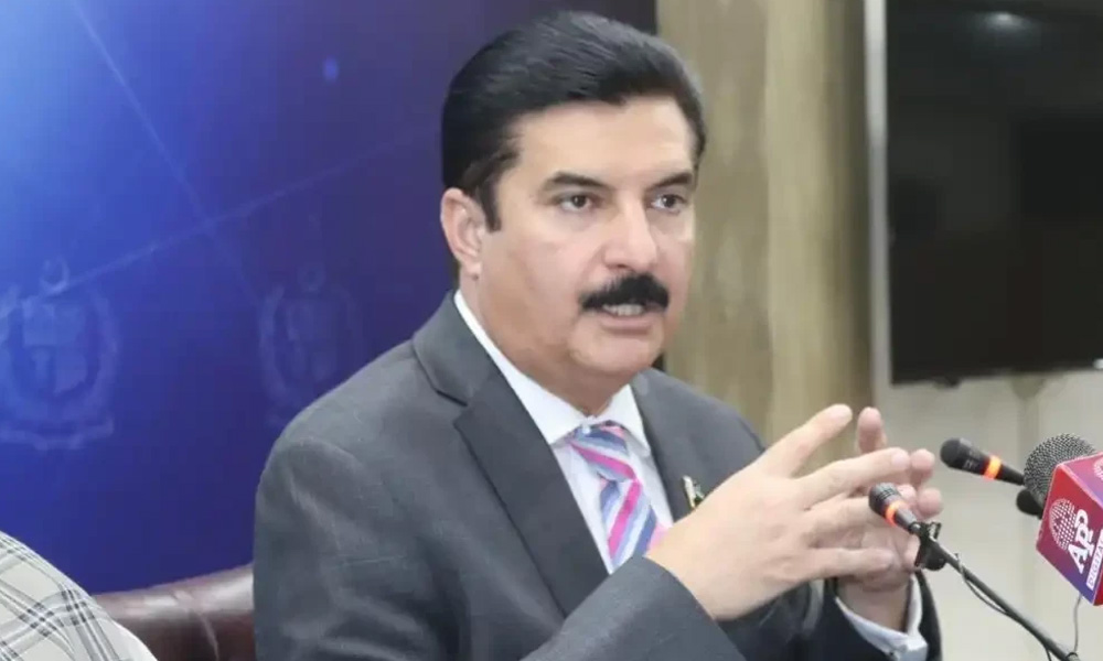 عوام کے ٹیکس کا حساب مانگنے والے آج خود مراعات لے رہے ہیں، گورنرخیبرپختونخوا