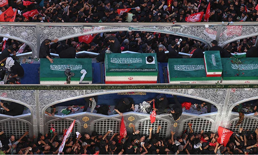 مشہد میں شہید آیت اللہ سید علی خامنہ ای کی نمازِ جنازہ ادا، لاکھوں سوگواروں کی شرکت