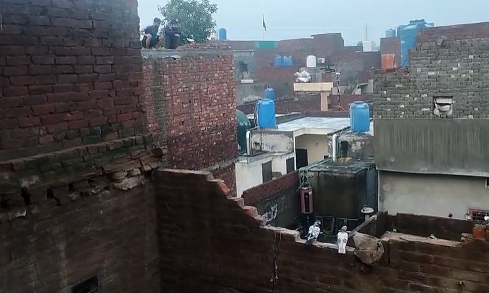 لاہور میں گھر کی چھت گر گئی ، 7 افراد جاں بحق ، 3 زخمی