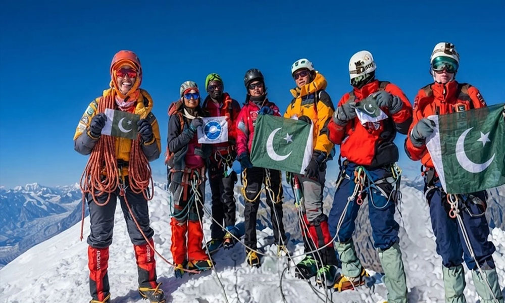 پاکستانی خواتین کوہ پیماؤں نے خسر گنگ چوٹی سر کر کے تاریخ رقم کر دی