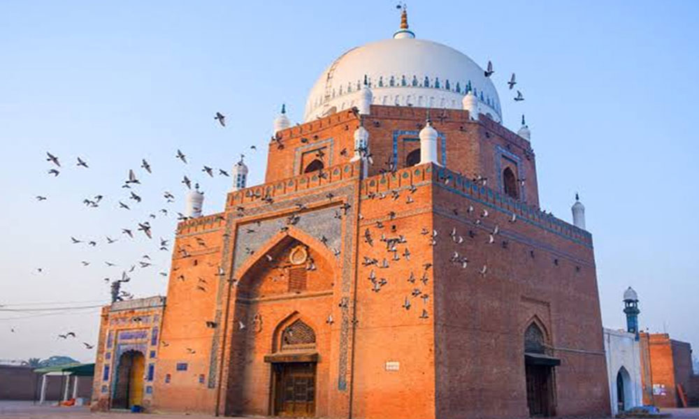 ملتان: صوفی بزرگ حضرت بہاؤالدین زکریا کے عرس پر تعطیل کا اعلان