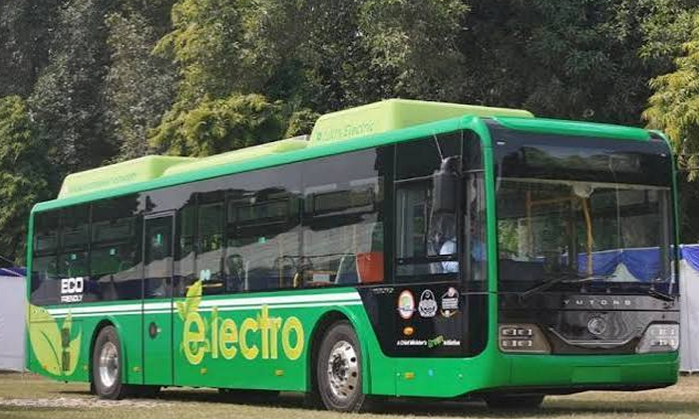 چھوٹےشہروں اوردیہی علاقوں تک الیکٹرو بسیں پہنچنےپر خوشی کی لہر دوڑ گئی bus