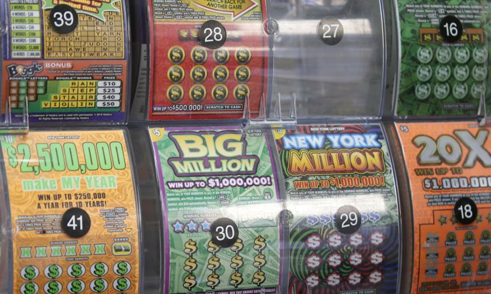 لاٹری ٹکٹ پر شوہر کے مشورے نے بیوی کو کروڑ پتی بنادیا lottery