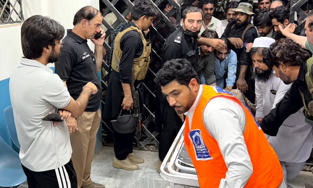 میریان پولیس اسٹیشن کے قریب خودکش حملے کی کوشش ناکام، ایک اہلکار شہید، پانچ افراد زخمی، ڈی پی او