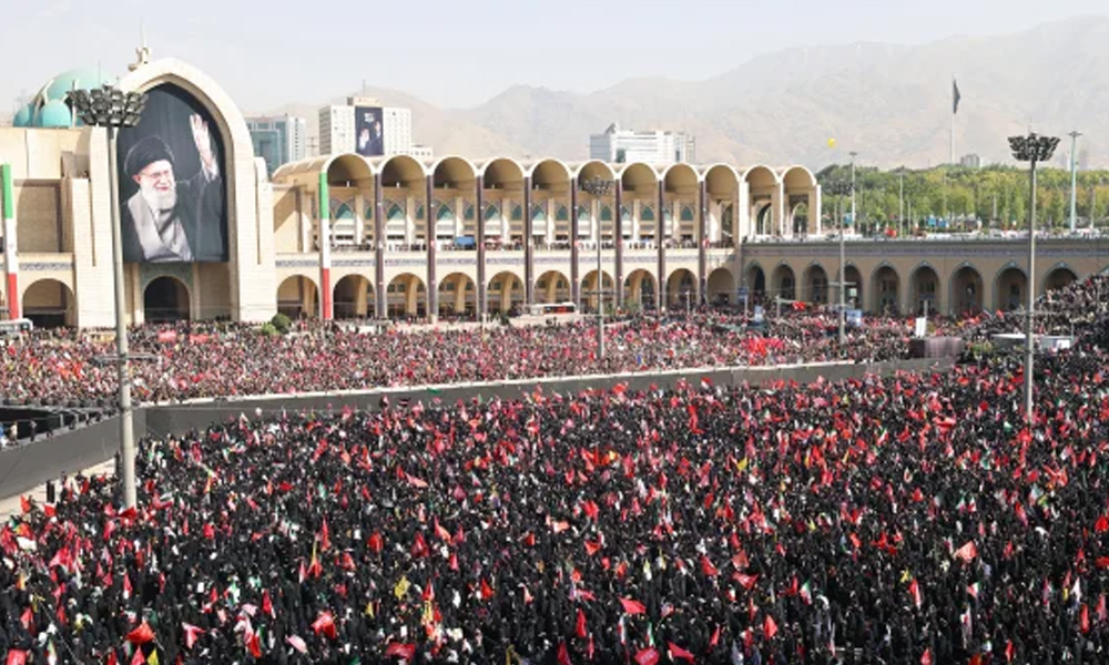 ایران کے شہید سپریم لیڈر آیت اللّٰہ خامنہ ای کی نمازِ جنازہ ادا کر دی گئی