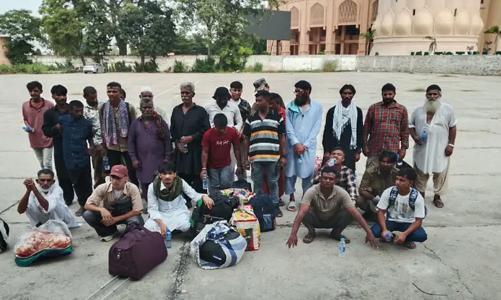 بھارت میں قید 25 پاکستانی شہری رہا، واہگہ بارڈر کے راستے وطن واپس پہنچ گئے