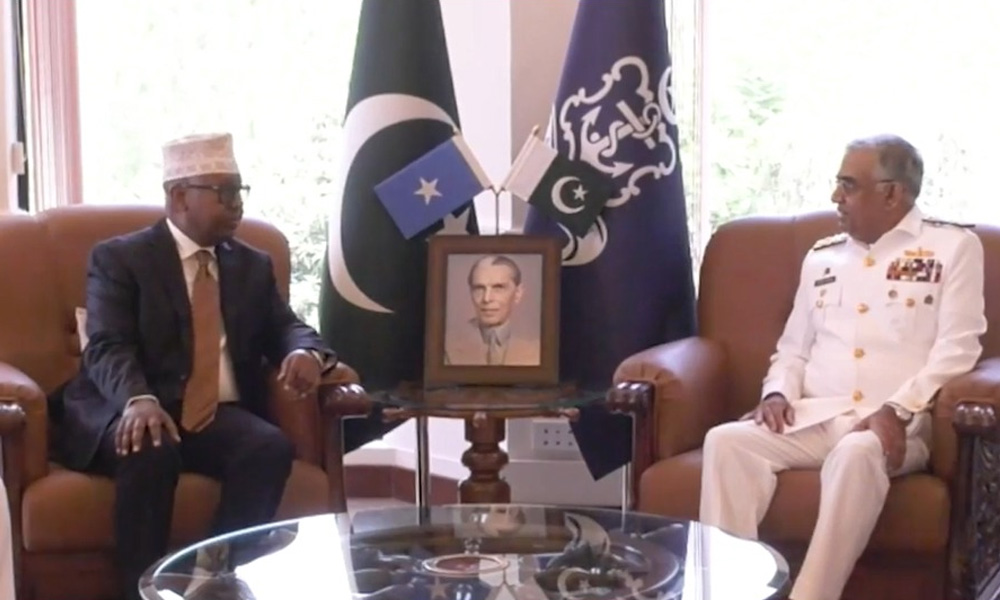 پاکستان اور صومالیہ کا دفاعی تعاون مزید مضبوط بنانے پر اتفاق، صومالی وزیر دفاع کی نیول اور ایئرہیڈ کوارٹرز آمد