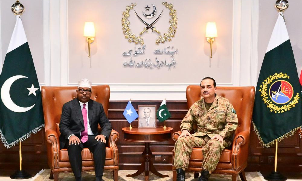 فیلڈ مارشل سید عاصم منیر اور صومالیہ کے وزیر دفاع کی ملاقات، دفاعی تعاون اور استعدادِ کار بڑھانے کے عزم کا اعادہ
