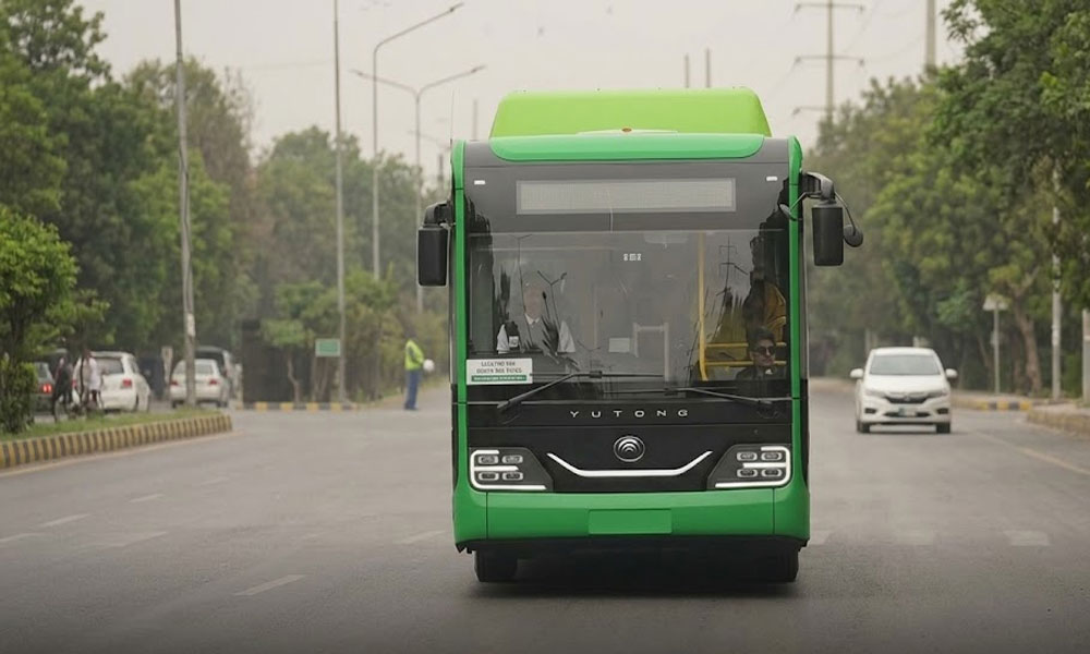 گرین بس میں موبائل چوری، ڈرائیور بس تھانے لے گیا، ملزم گرفتار