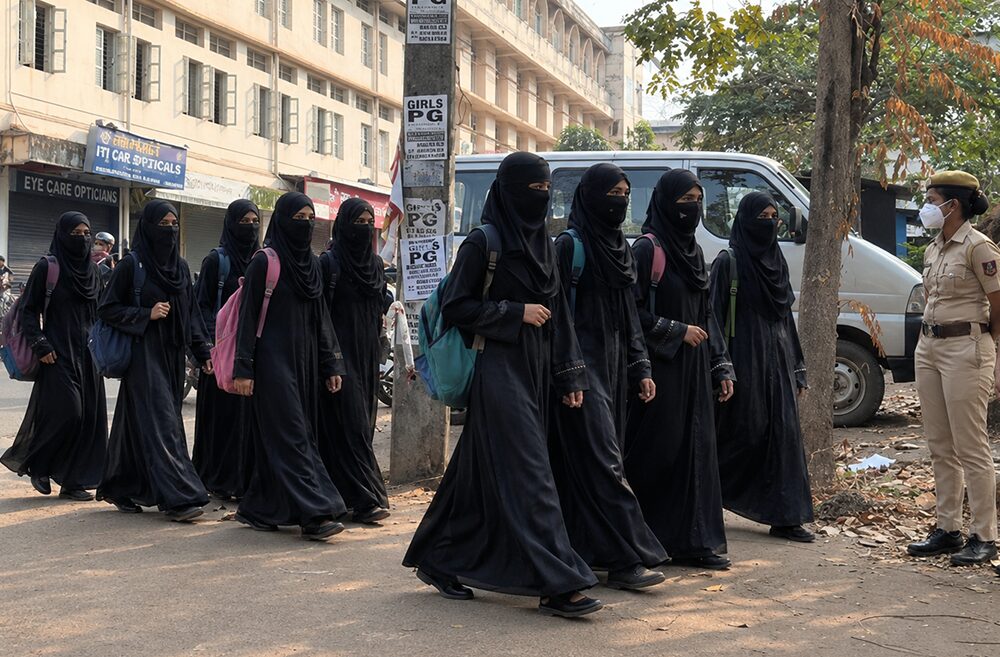 بھارت: الٰہ آباد ہائیکورٹ نے طالبہ کی حجاب پہننے کی درخواست مسترد کردی