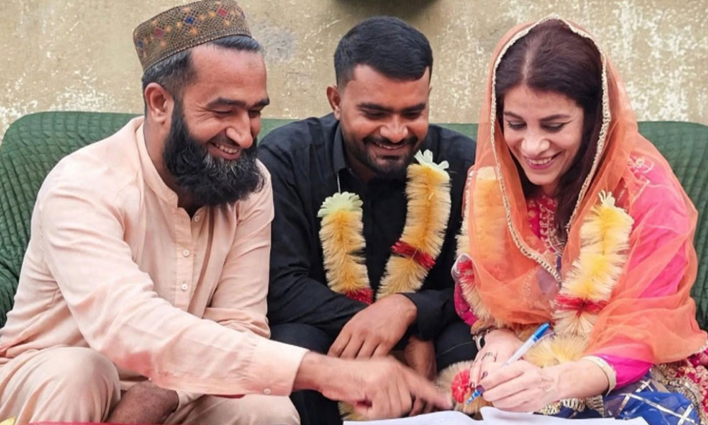 پاکستانی نوجوان کی محبت امریکی خاتون کو پاکستان لے آئی، اسلام قبول کرکے شادی کر لی