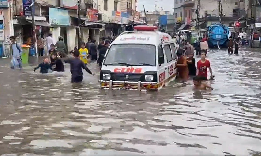 جڑواں شہروں میں بارش، نشیبی علاقے زیرآب، 6 سالہ بچہ نالے میں ڈوب گیا