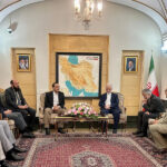 فیلڈ مارشل عاصم منیر ایران پہنچ گئے ، وزیر داخلہ اسکندر مومنی سے ملاقات