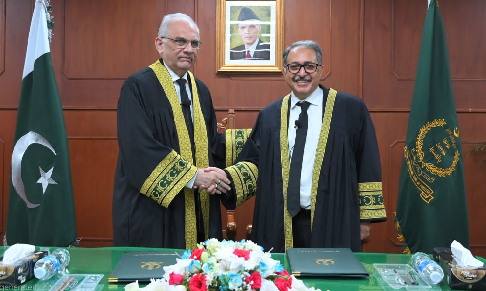 جسٹس سید حسن اظہر رضوی نے وفاقی آئینی عدالت کے قائم مقام چیف جسٹس کا حلف اٹھا لیا