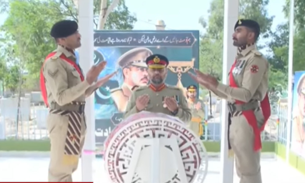 میجر طفیل شہید کی 68 ویں برسی ، مزار پر دعائیہ تقریب ، مسلح افواج کے سربراہان کا خراج عقیدت