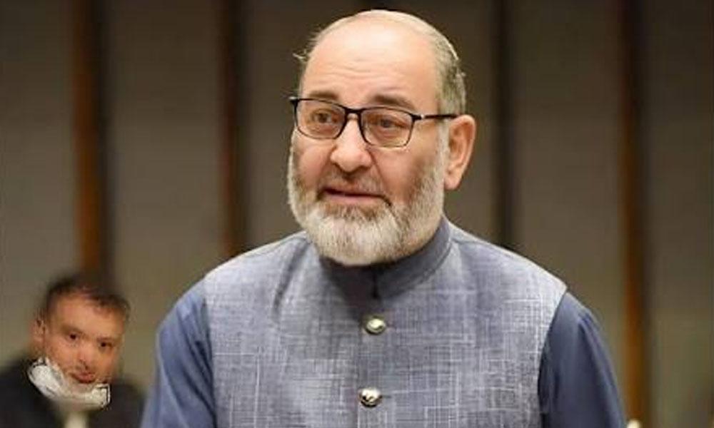 عدالت نے سینیٹر مشتاق احمد کو جسمانی ریمانڈ پر پولیس کے حوالے کر دیا