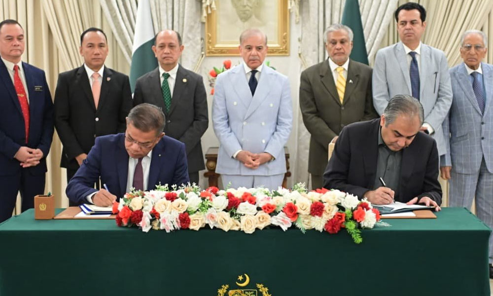 ملائیشیا کے وزیر داخلہ کی جی ایچ کیو اور وزیراعظم ہاؤس میں اہم ملاقاتیں، سزایافتہ افراد کی منتقلی کا معاہدہ